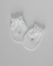 Load image into Gallery viewer, Newborn Mitten // white