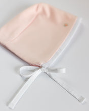 Load image into Gallery viewer, Newborn Bonnet // Pink pleats