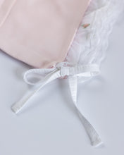 Load image into Gallery viewer, Newborn Bonnet // Pink ruffle