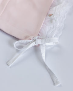 Newborn Bonnet // Pink ruffle