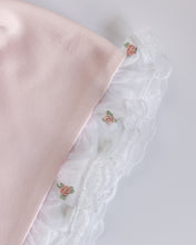 Load image into Gallery viewer, Newborn Bonnet // Pink ruffle