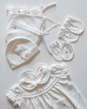 Load image into Gallery viewer, Newborn bodysuit // Jasmine