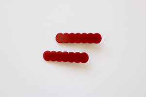 Scallop clip // deep red