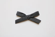 Load image into Gallery viewer, Petite bow // black &amp; white polka
