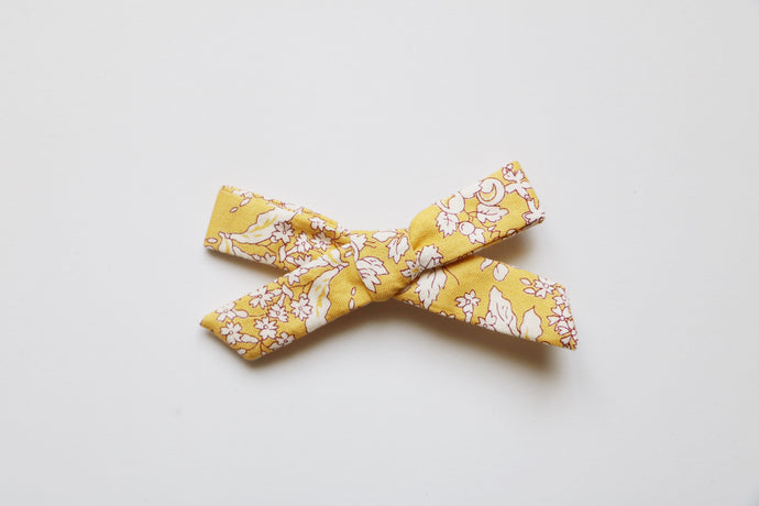 Petite bow // limon