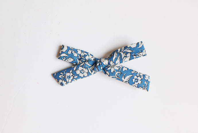 Petite bow // river blue